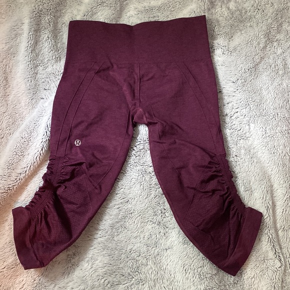Burgundy/purplish lululemon capri leggings - Picture 2 of 2